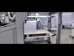 Maszyna do składania papieru CP zainstalowana w tej drukarni książkowej w Hanoi w Wietnamie